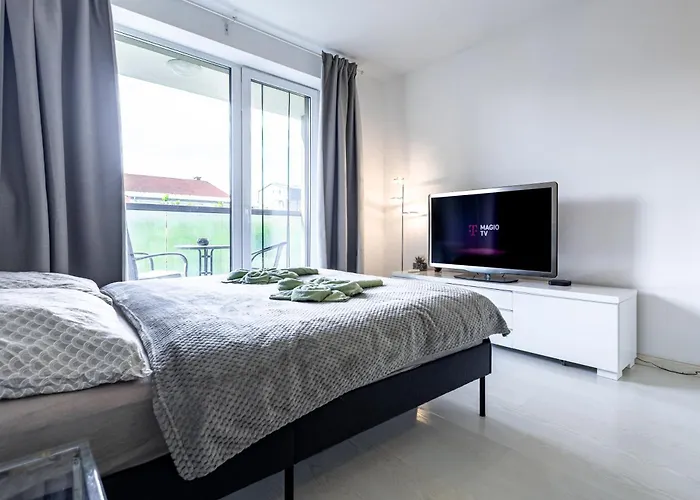 Free Parking - Adm New Studio, Location *