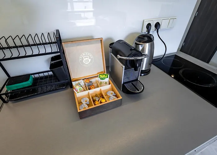 Free Parking - Adm New Studio, Location *