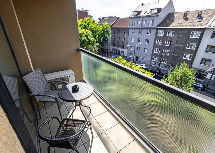 Free Parking - Adm New Studio, Location *